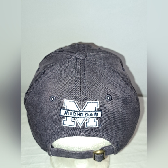 NCAA University of Michigan buckle strap back hat - Picture 3 of 8